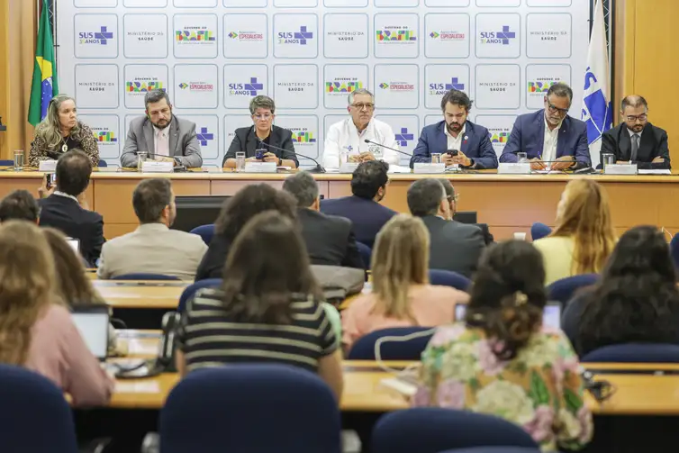 Alexandre Padilha anuncia ações para reduzir espera por diagnóstico de doenças raras