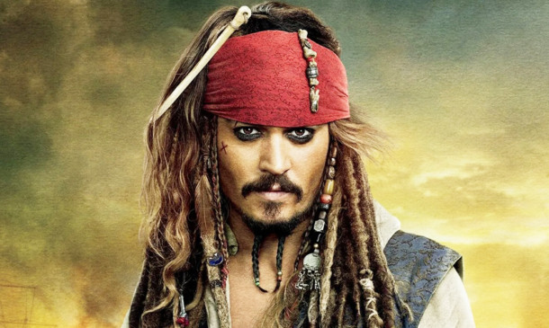 Johnny Depp caracterizado como Jack Sparrow em cena da franquia Piratas do Caribe, que pode ganhar um sexto filme.