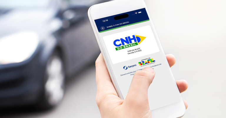 Aplicativo CNH do Brasil acelera emissão da primeira habilitação e amplia adesão ao modelo digital.
