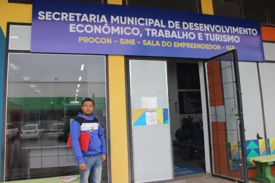 Venezuelano Santiago Ramirez se mudou para Venâncio Aires em busca de chances de emprego
(Foto: Leonardo Pereira/Folha do Mate)