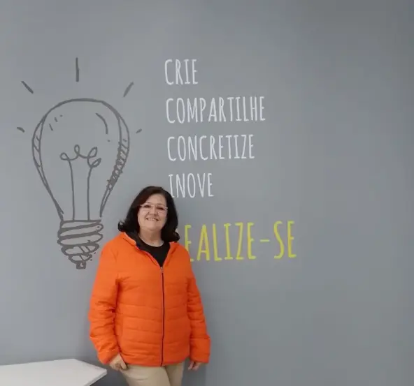 Adriane é doutora em Engenharia com foco na área de Tecnologia Ambiental e defende que compromisso com o consumo sustentável precisa ser compartilhado entre consumidores, empresas e governos (Foto: Divulgação/AI Unisc)