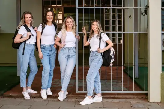 Rosângela, Fernanda, Taciana e Thaíse se conhecem desde a pré-escola (Fotos: Greice Alana/Divulgação)
