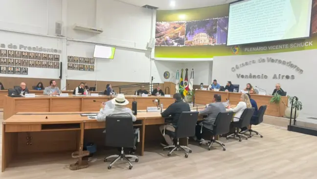 Vereadores participaram da sessão semanal na noite desta segunda-feira, 16 (Foto: Fernanda Bergmann/AI Câmara)