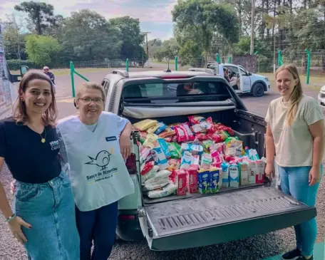 Casva, entidade beneficiada, já retirou os alimentos. (Foto: AI Fenachim)