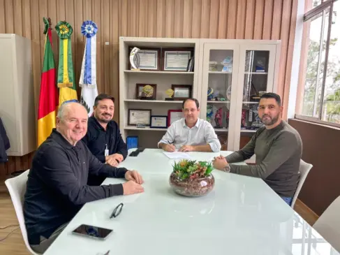 Verba estadual foi viabilizada com apoio do deputado Airton Artus e será destinada à reforma e modernização de setores do HSSM. (Foto: AI Prefeitura)