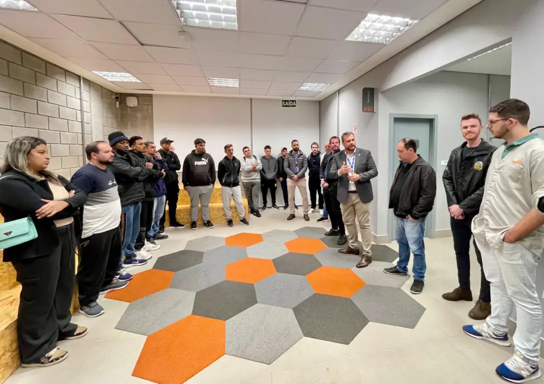 Três turmas iniciaram as aulas nesta segunda-feira. (Foto: AI Prefeitura)