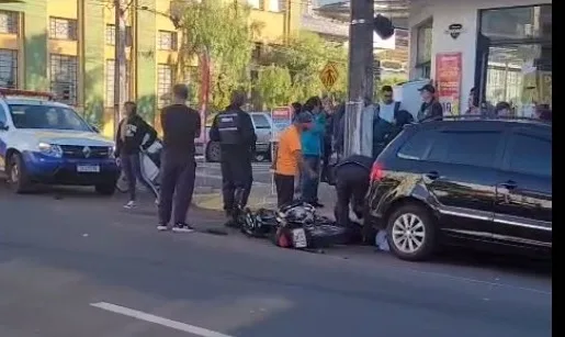 Colisão ocorreu no cruzamento (Imagem: Felipe Rosa/Rádio Terra FM/Reprodução)