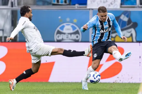 Com o resultado, Tricolor subiu para 24 pontos, mas permanece na 13ª colocação na tabela (Foto: Lucas Uebel/Grêmio)