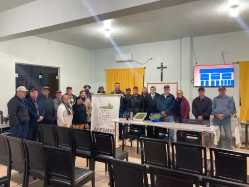 Eleição da Aspemva ocorreu na sala de Evangelização da comunidade São Martinho, em Vila Palanque (Foto: Divulgação/Aspemva)