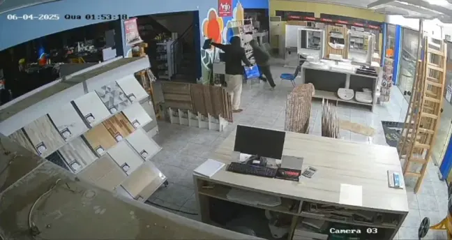 Câmeras registraram ação dos criminosos (Foto: Reprodução)