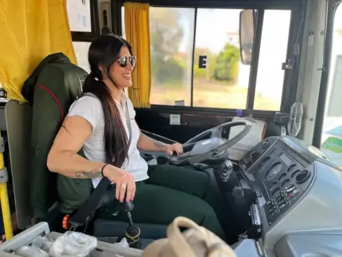 Carine atua como motorista da Chimatur desde outubro do ano passado (Foto: Júnior Posselt/Folha do Mate)