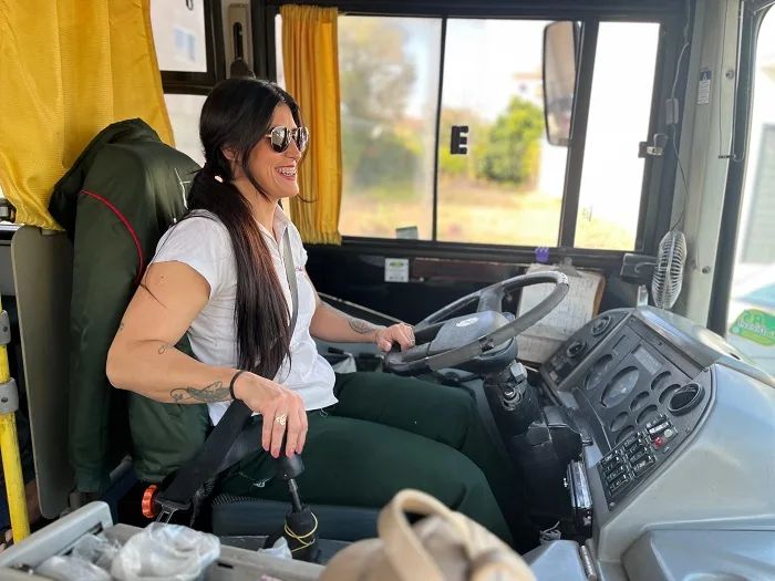 Carine atua como motorista da Chimatur desde outubro do ano passado (Foto: Júnior Posselt/Folha do Mate)
