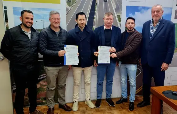 Gestores de Passo do Sobrado e Vale Verde se reuniram com o diretor-geral do Daer, Luciano Faustino para tratar sobre a demanda (Foto: AI Prefeitura de Vale Verde/Divulgação)