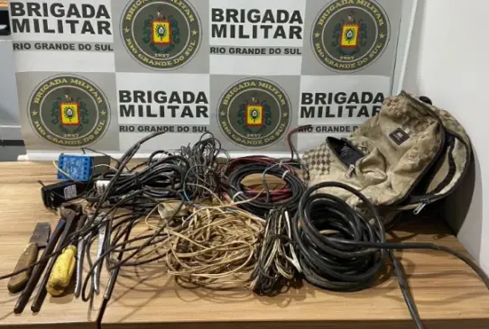 Fios que foram furtados pertencem à rede hídrica que abastece Vila Sampaio (Foto: Brigada Militar/Divulgação)