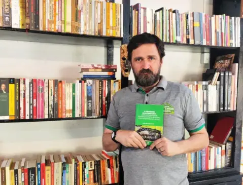 Professor João Paulo Reis Costa é o autor do livro (Foto: Divulgação)