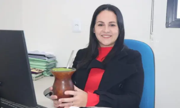 Vivi Bittencourt reassume a vaga que conquistou no Legislativo