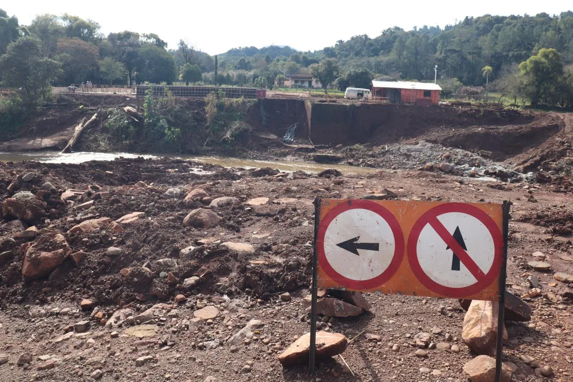 Trabalho de reconstrução da ponte do Passo Fundo estão adiantados