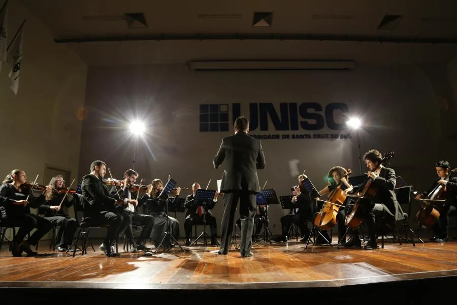 Apresentação ocorre no anfiteatro da universidade (Foto: Malu Müller/Divulgação)