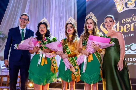 Em 2023, Marina, Larissa e Ana Flávia foram as vencedoras da escolha e formaram a corte da última edição da festa (Foto: Rafael Agnes)