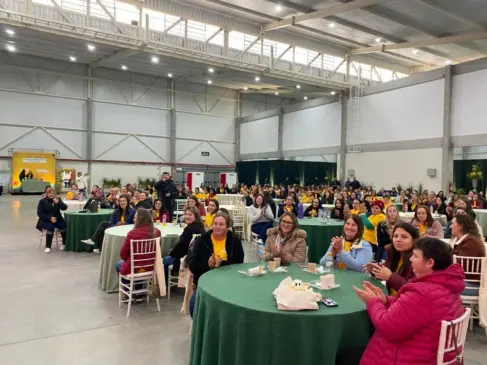 Cerca de 250 mulheres rurais participam do evento promovido pela JTI (Foto: Júlia Brandenburg)