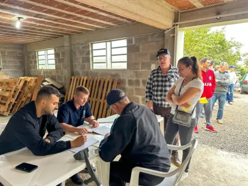 No município, 134 produtores foram beneficiados, recebendo um total de 541 sacos de sementes de milho (Foto: AI Prefeitura)