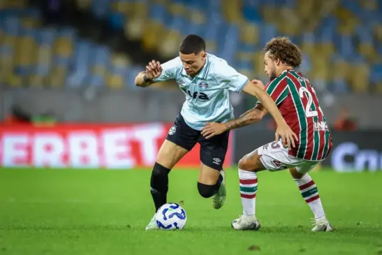 Fluminense se afasta do Grêmio na tabela