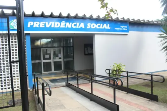Agência do INSS atende das 7h30min às 13h, de segundas a sextas (Foto: Caco Villanova)