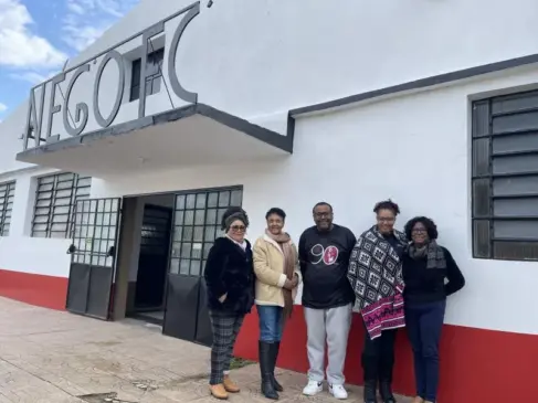 Beatriz dos Santos, Cleny da Rosa, Rui Barbosa dos Santos, Sandra Helena da Rosa e Isabel Landim: histórias de ontem, de hoje e do futuro do Négo (Foto: Débora Kist/Folha do Mate)