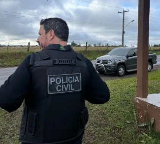 Agentesprenderam a suspeita no interior de Venâncio Aires (Foto: Polícia Civil/Divulgação)