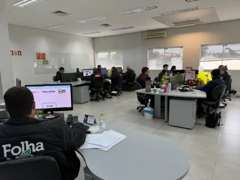 Demandas serão analisadas e podem virar pautas produzidas pela redação integrada do jornal Folha do Mate e rádio Terra FM (Foto: Letícia Wacholz)