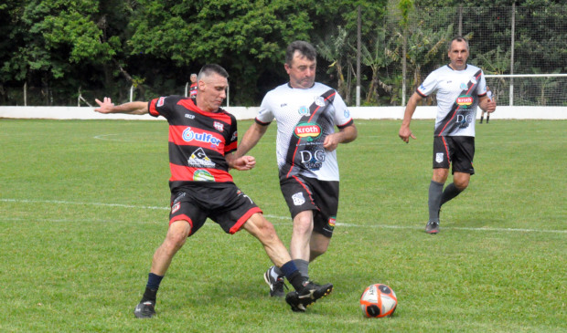 Na categoria Master, o São Luiz enfrenta o União Carneiros, de Lajeado. Rodada dupla será em Vila Santa Emília. (Foto: Elton de Andrade/Divulgação)