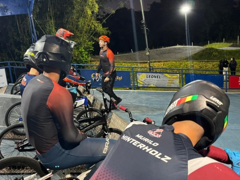 Bruno Cogo transmitiu a experiência que teve ao longo da carreira vitoriosa (Foto: Juan Grings)