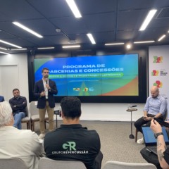 Governador foi o responsável por apresentar o projeto, ao lado de secretários
(Foto: Leonardo Pereira/Folha do Mate)