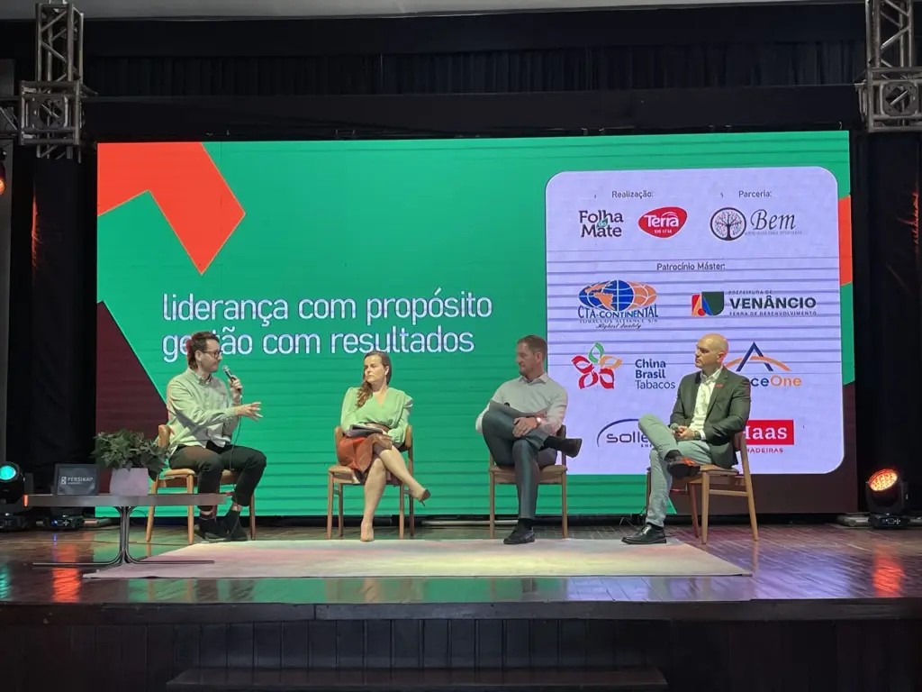 Painel 'ESG aplicado às organizações' foi mediado pelo jornalista Daniel Heck e trouxe discussões práticas sobre a aplicação de ações ESG (Foto: Juliana Bencke)