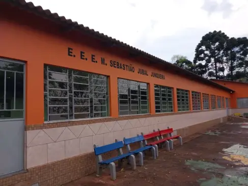 Escola Jubal está localizada em Vila Deodoro e atende 168 alunos, sendo 59 do Ensino Médio (Foto: Divulgação)