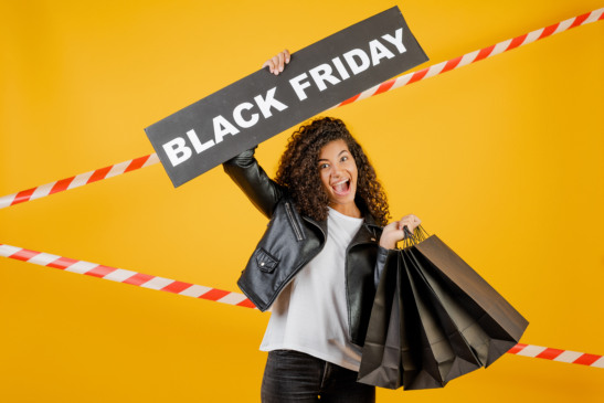 Das vitrines do shopping às telas do celular, a Black Friday movimenta o varejo e exige planejamento para garantir boas oportunidades (Créditos: FREEPICK)