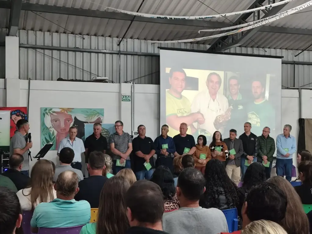 Evento reuniu cerca de 350 pessoas e contou com homenagens (Foto: Divulgação/Efasc) Evento reuniu cerca de 350 pessoas e contou com homenagens (Foto: Divulgação/Efasc)