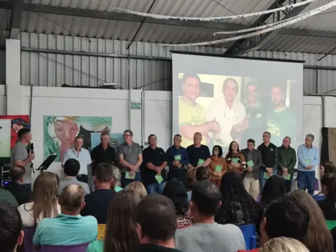 Evento reuniu cerca de 350 pessoas e contou com homenagens (Foto: Divulgação/Efasc)
