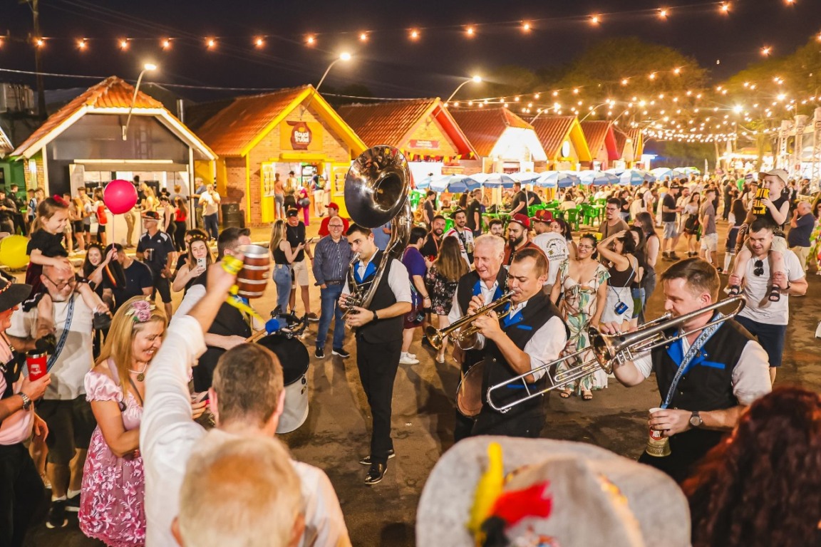 Festa tem continuidade nos próximos dias
(Foto: Divulgação/AI Oktoberfest) Festa tem continuidade nos próximos dias
(Foto: Divulgação/AI Oktoberfest)