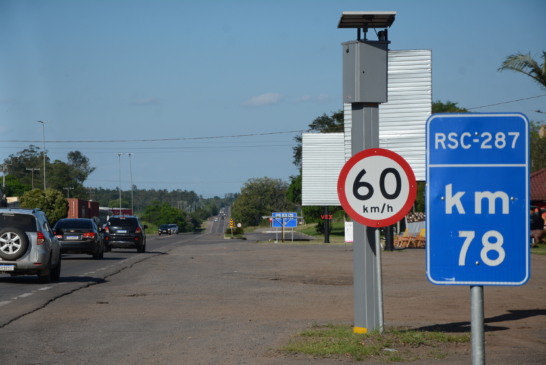 Controlador de velocidade próximo ao trevo gerou 18.250 multas em seis meses
(Foto: Alvaro Pegoraro/Folha do Mate)
