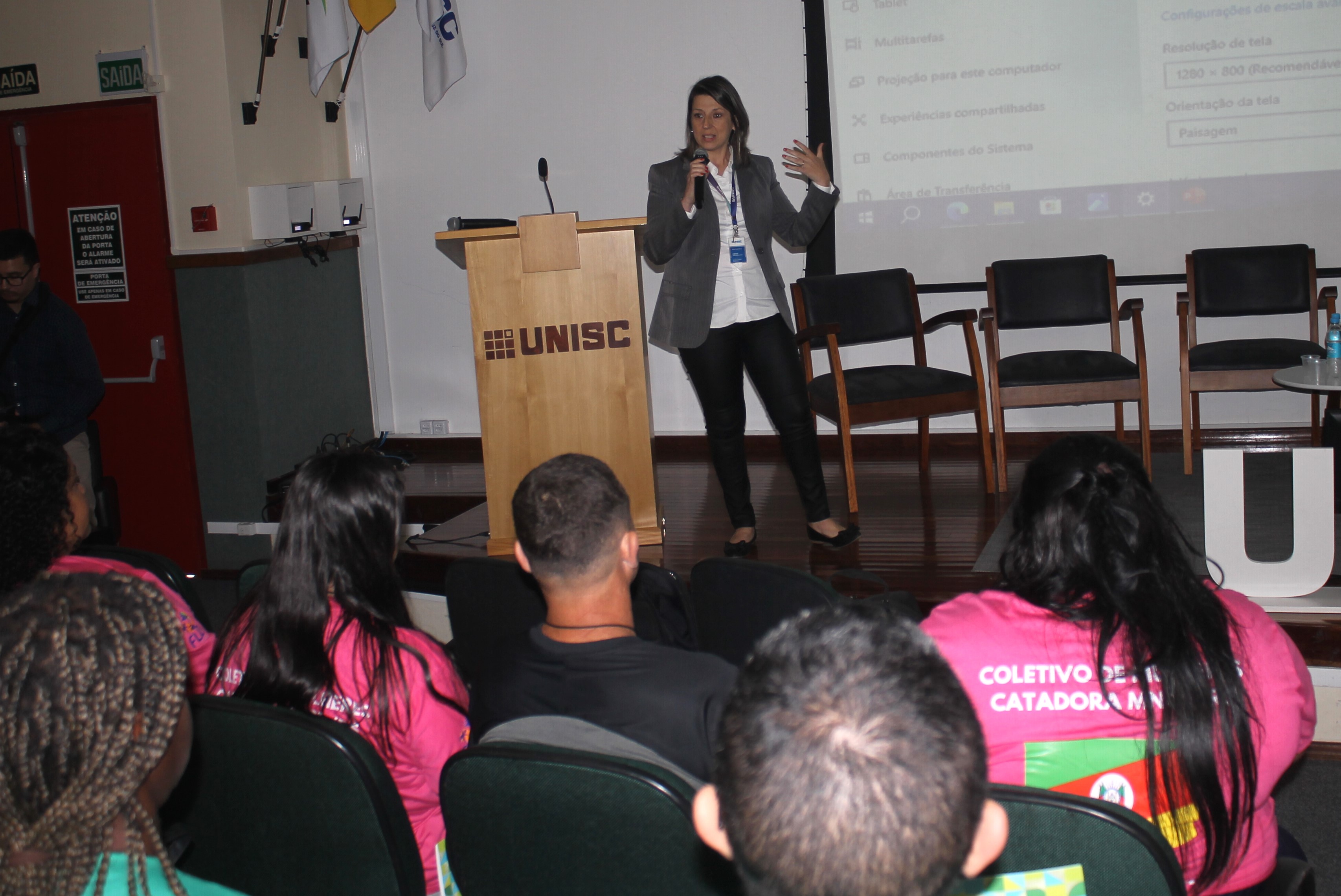 Bióloga Fabíola Moreira, especialista em Gestão Ambiental