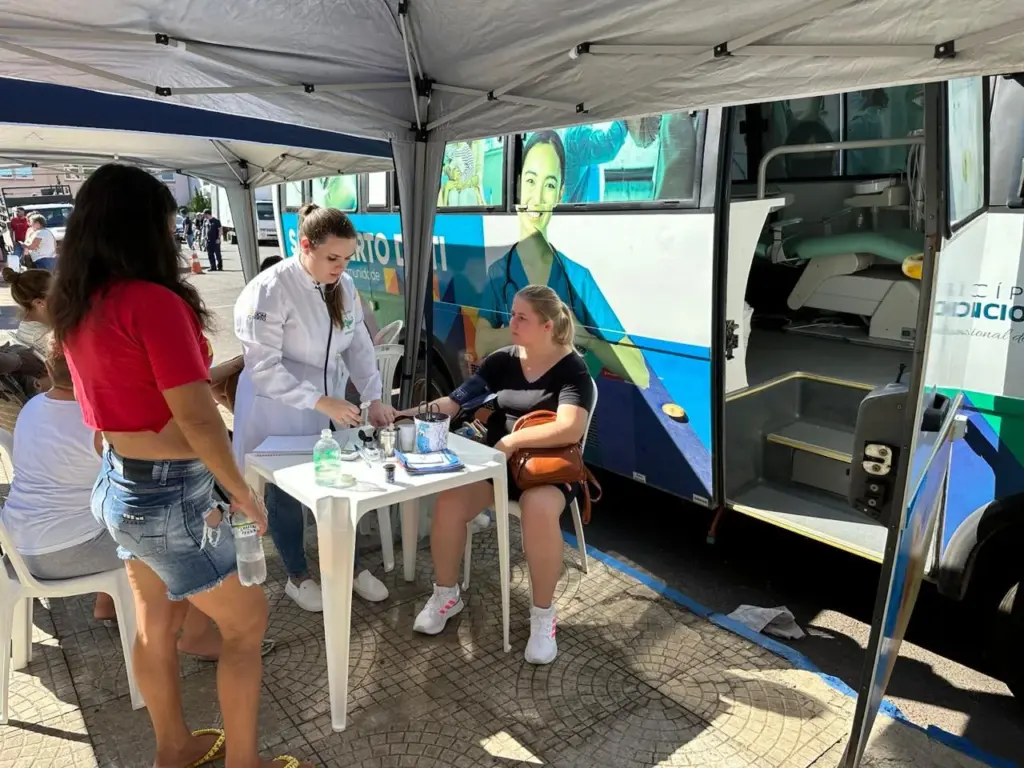 Verificação de sinais vitais faz parte das ações que ocorrem no sábado (Foto: AI Prefeitura)