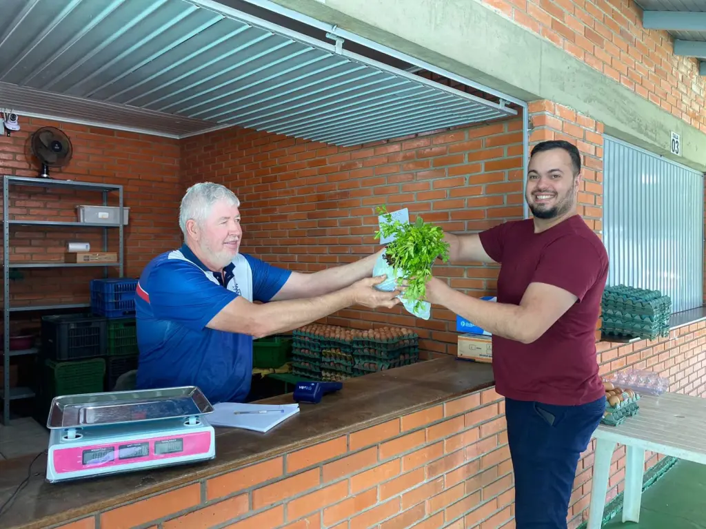 Adriel Kupp utilizam o vale todos os meses (Foto: Júlia Brandenburg)