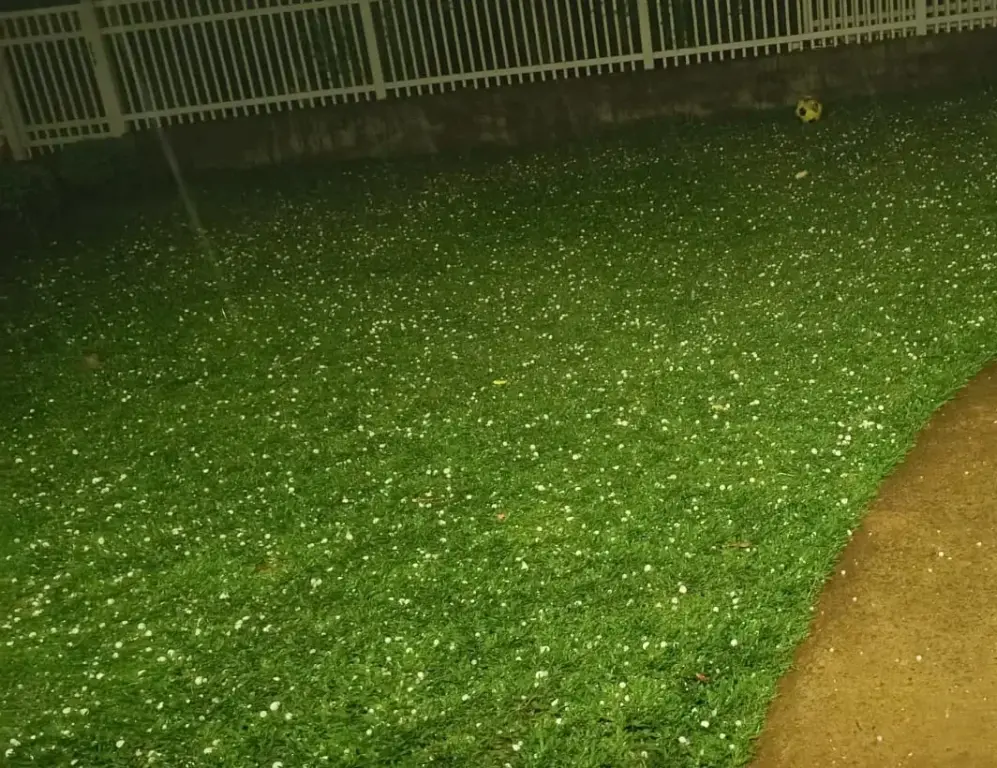 Linha Alto Paredão registrou chuva de granizo nesta madrugada (Foto: Divulgação) Linha Alto Paredão registrou chuva de granizo nesta madrugada (Foto: Divulgação)