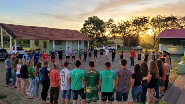 Escola utiliza a pedagogia da alternância, onde o estudante permanece uma semana na escola, em internato (Foto: Divulgação)