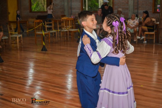 Casal de irmãos conquistou o 5º lugar no Premiart (Foto: Divulgação/ Traço Fotografia)