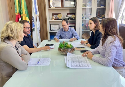 Reunião desta terça-feira objetivou estabelecer prazos para resolução para moradias sociais (Foto: AI Prefeitura)