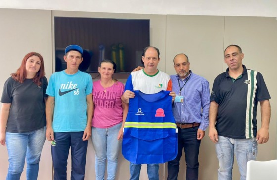 Catadores se reuniram com o prefeito Jarbas (Foto: Divulgação/Prefeitura)