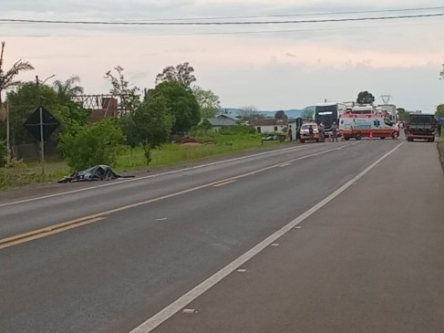 Colisão ocorreu próximo ao acesso à Peva (Foto: Carlos Dickow)