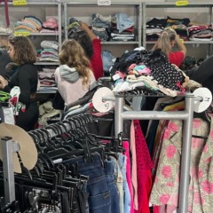 São feitos dois bazares presenciais durante o mês de novembro. (Foto: Divulgação)